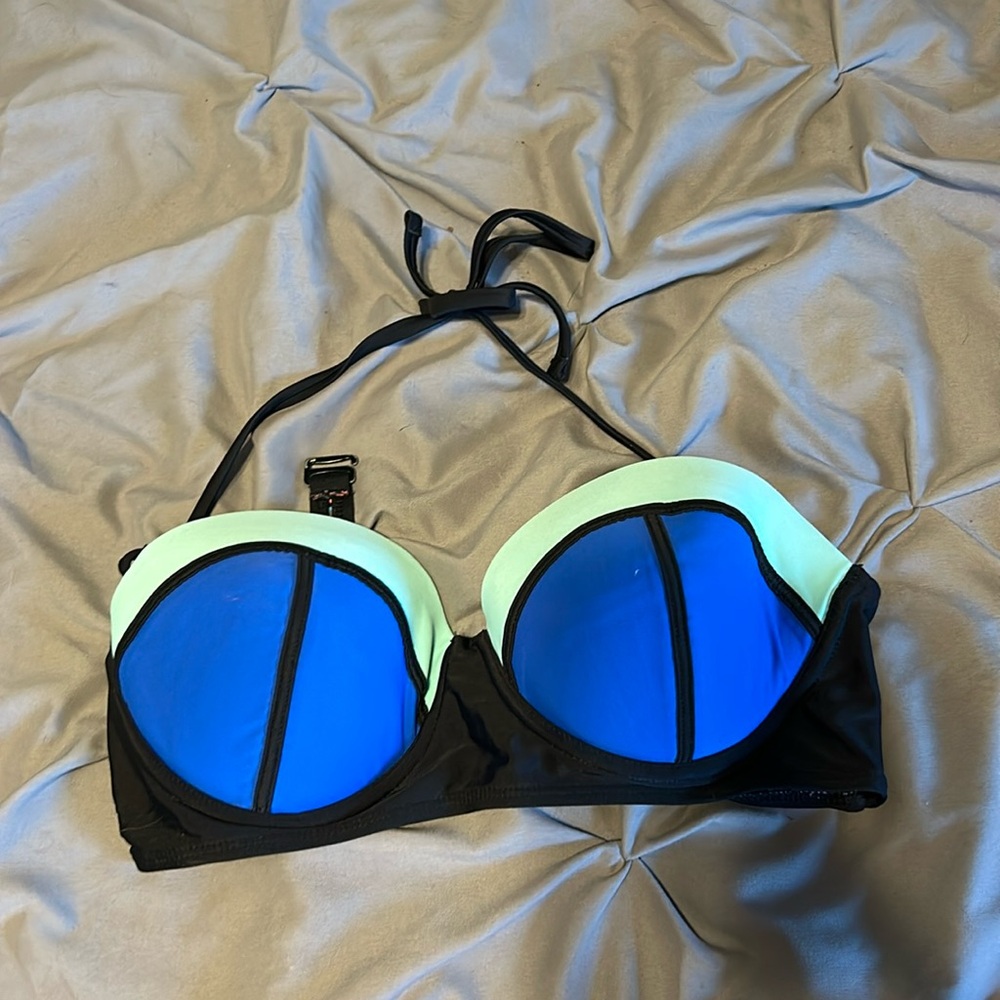 Bikini top